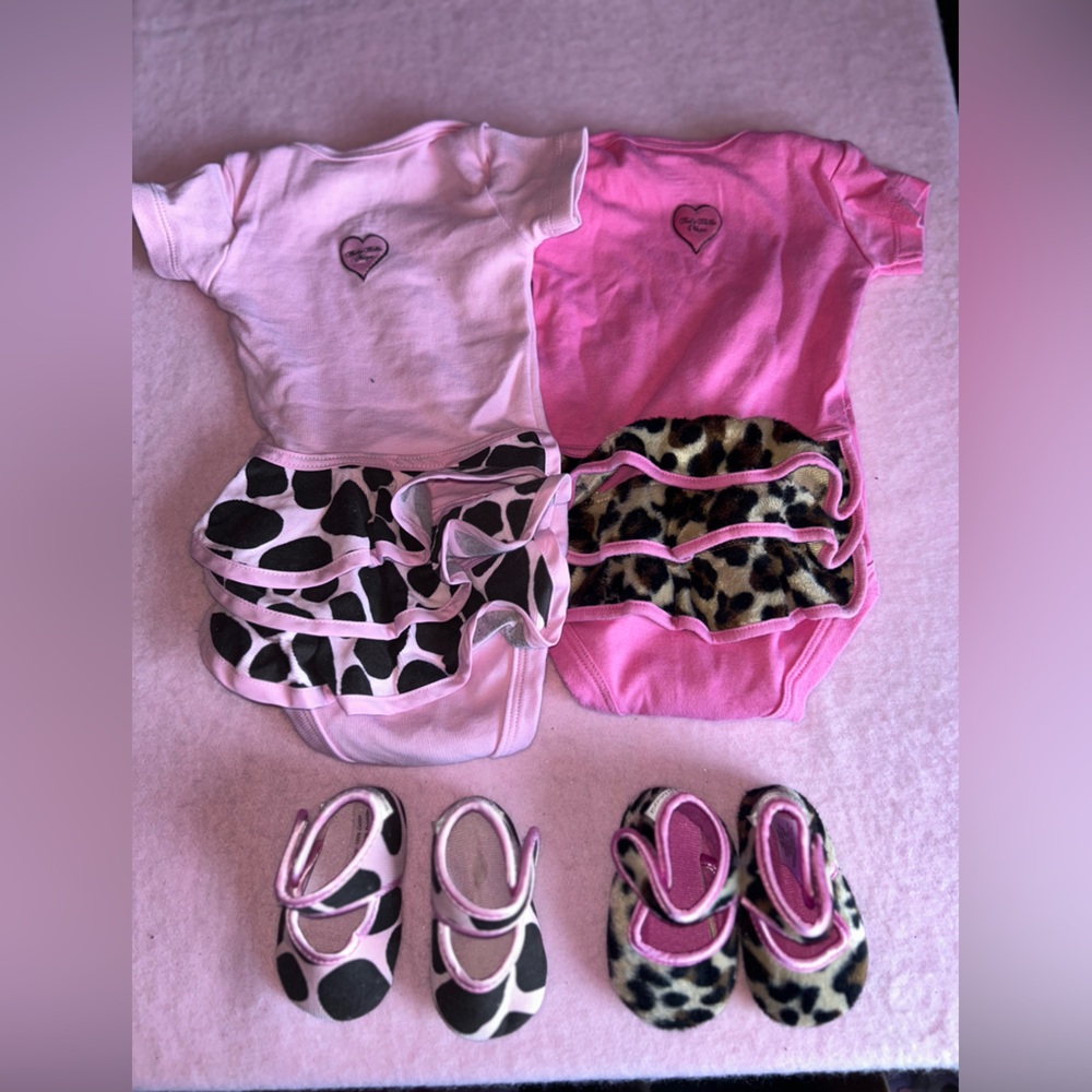 Baby Bella Maya ruffle leopard giraffeprint Pink Baby Onesie shoes
